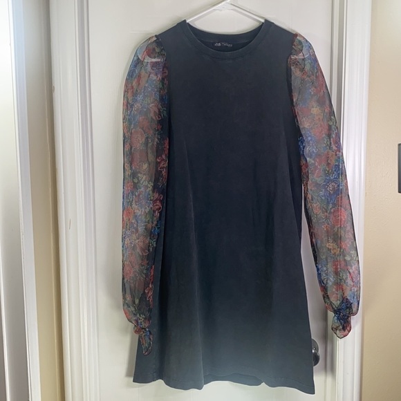 Zara- Contrasting Organza Dress Size Small - Picture 3 of 10